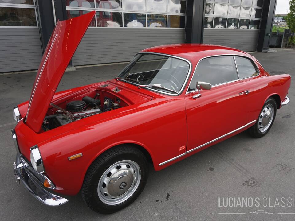 Imagen 55/68 de Alfa Romeo Giulietta Sprint 1300 (1965)