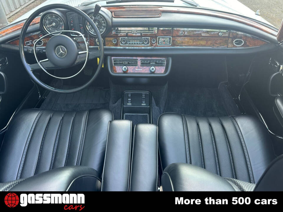 Imagen 12/15 de Mercedes-Benz 280 SE 3,5 (1970)