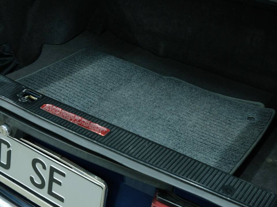 Bild 20/50 von Mercedes-Benz 300 SE (1990)
