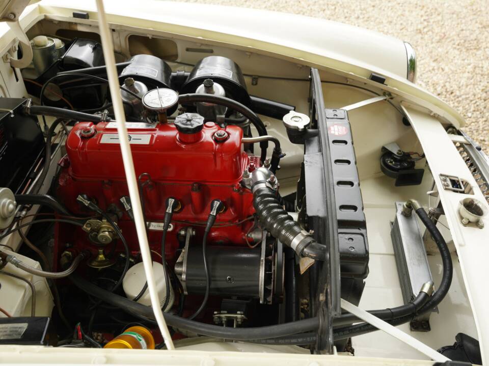 Bild 15/50 von MG MGB (1966)