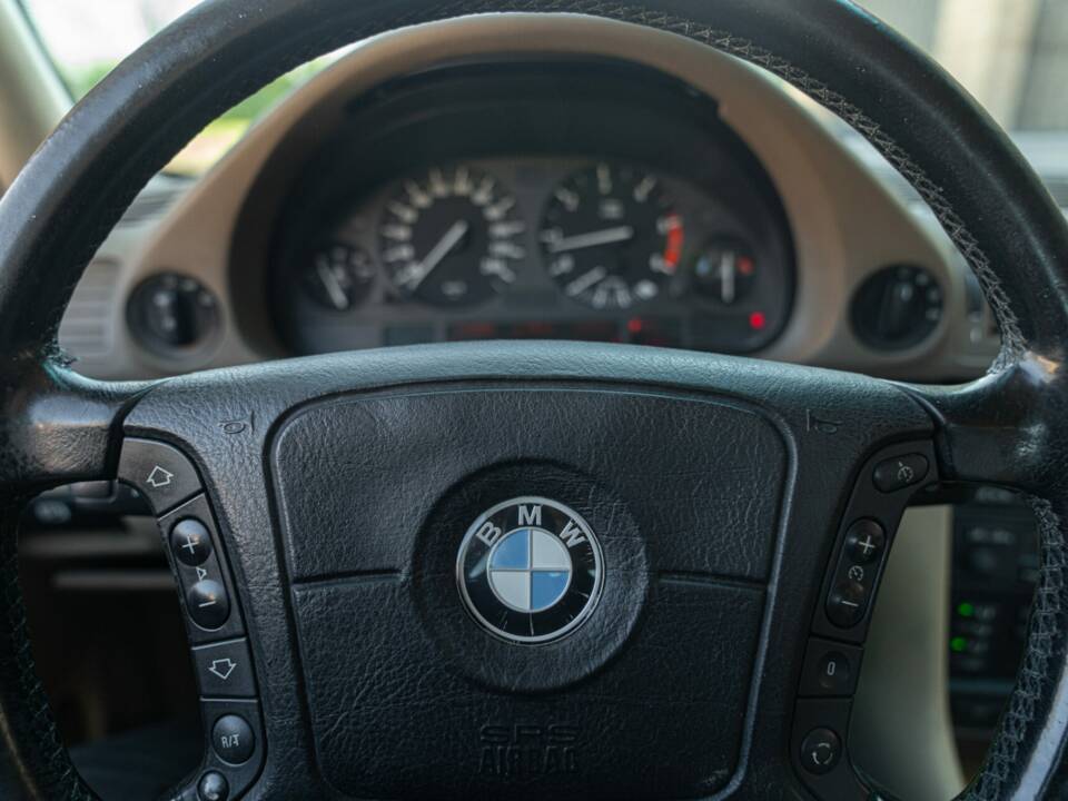 Imagen 41/50 de BMW 725tds (1997)