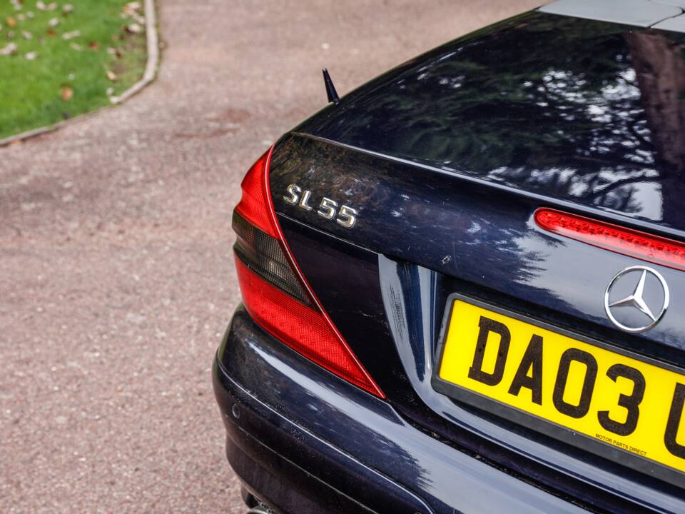 Image 7/41 of Mercedes-Benz SL 55 AMG (2003)