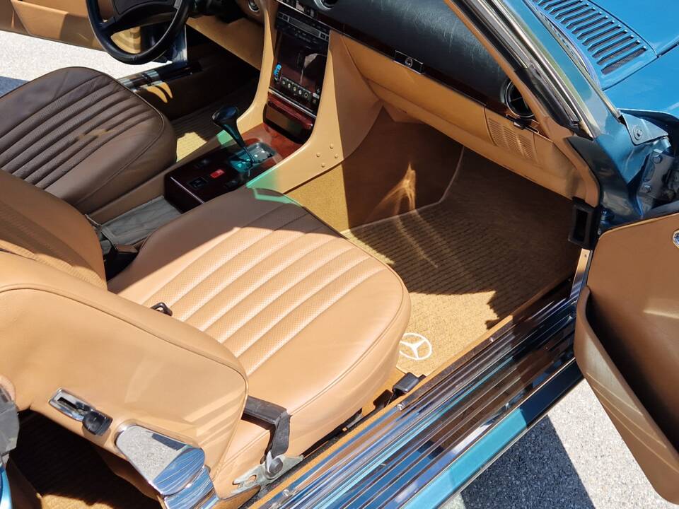Image 13/53 de Mercedes-Benz 560 SL (1986)