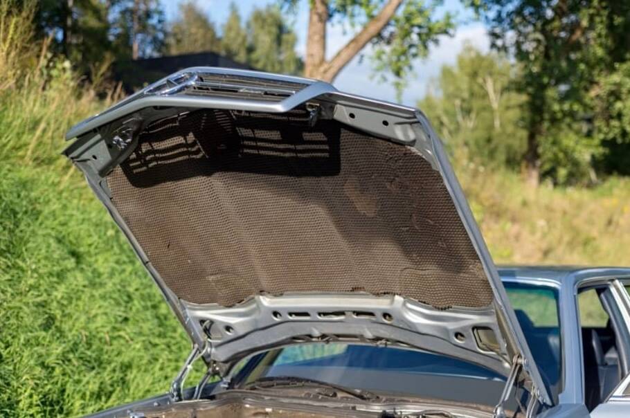 Image 49/100 of Mercedes-Benz 500 SEL (1983)