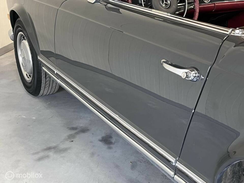 Image 12/40 of Mercedes-Benz 280 SL (1970)