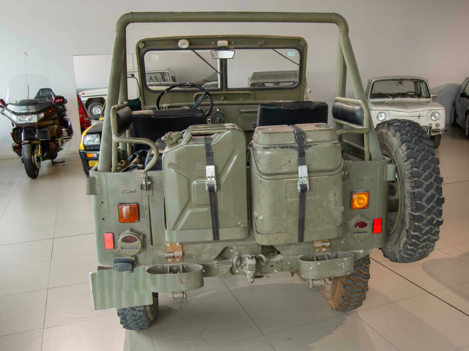 Bild 8/16 von Willys-Viasa CJ-3B (1971)