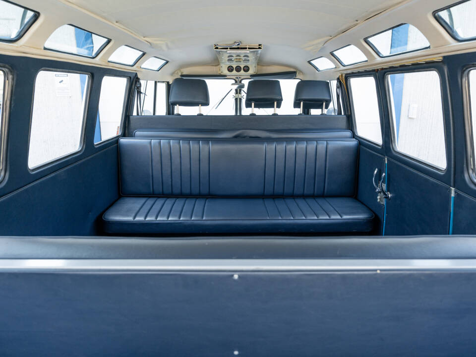 Image 80/89 of Volkswagen T1 Samba (1966)