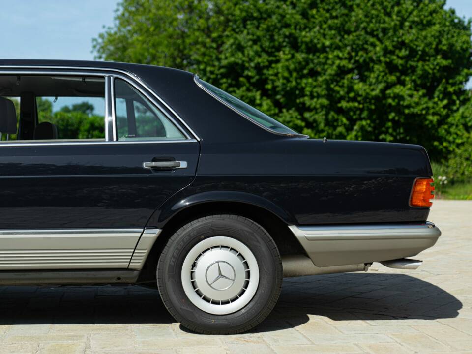 Image 14/50 of Mercedes-Benz 500 SEL (1985)