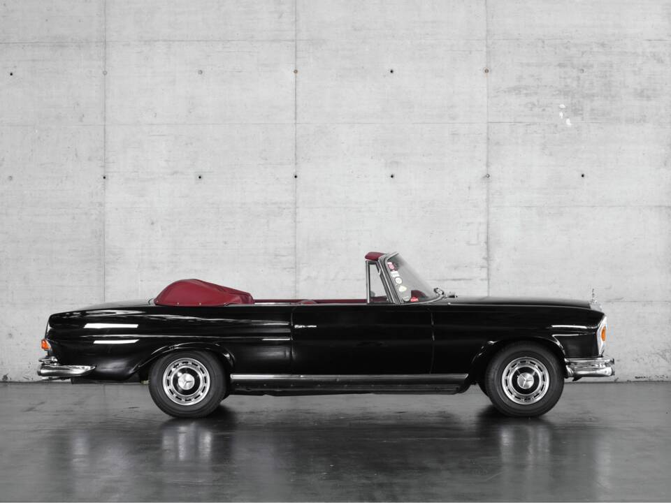 Image 6/50 of Mercedes-Benz 220 SE b (1962)