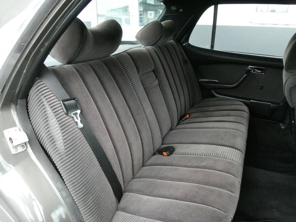 Immagine 12/20 di Mercedes-Benz 450 SEL 6,9 (1979)