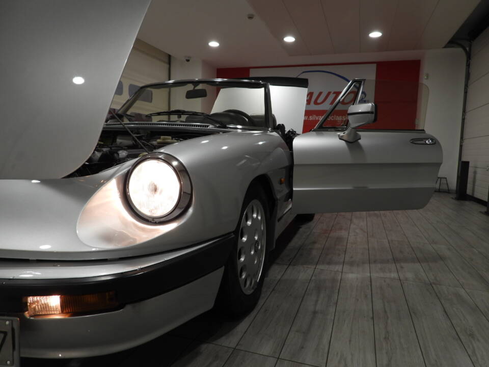 Image 42/51 of Alfa Romeo 2.0 Spider QV (1987)