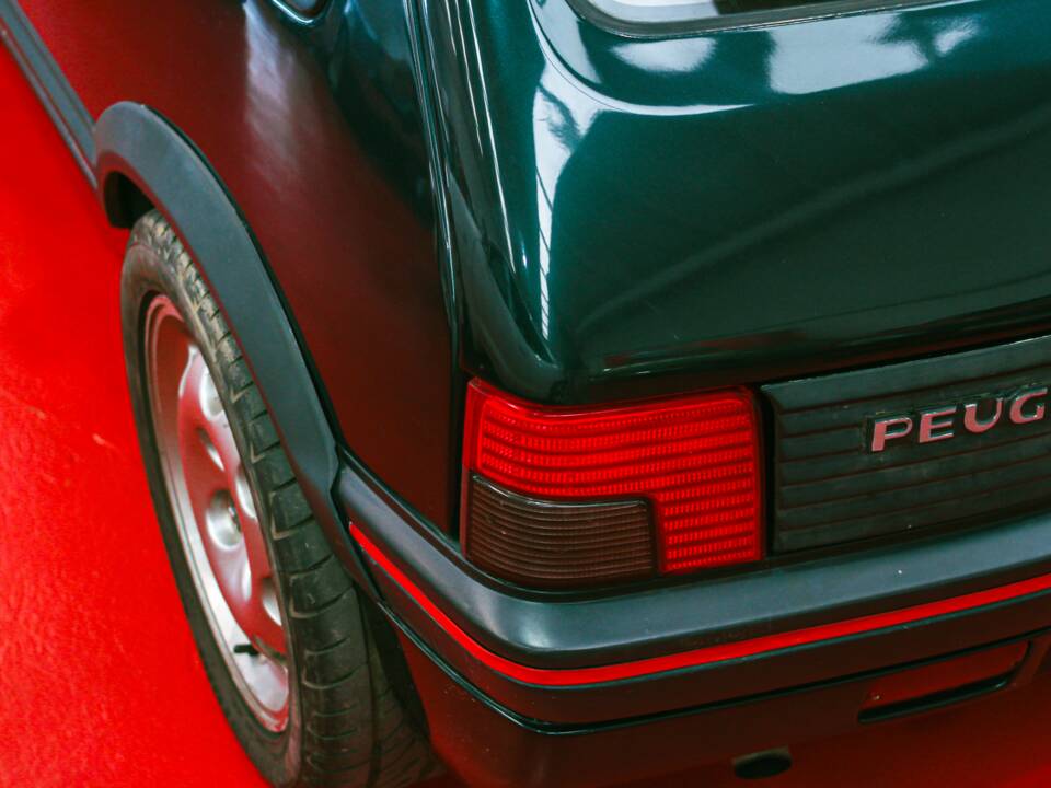 Image 9/33 of Peugeot 205 GTi 1.9 (1993)