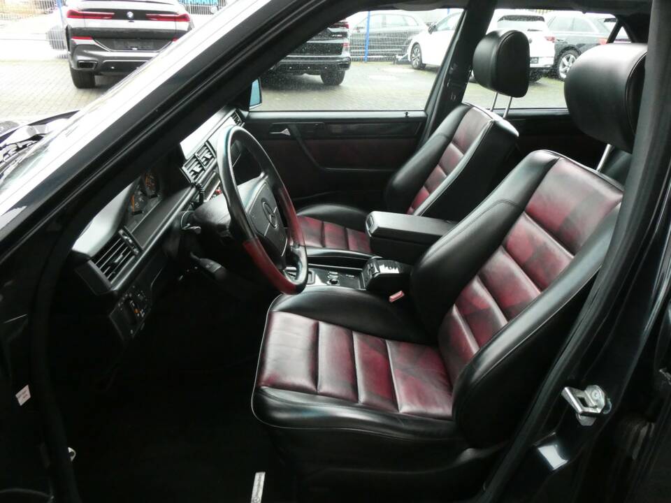 Bild 9/22 von Mercedes-Benz E 500 Limited (1994)