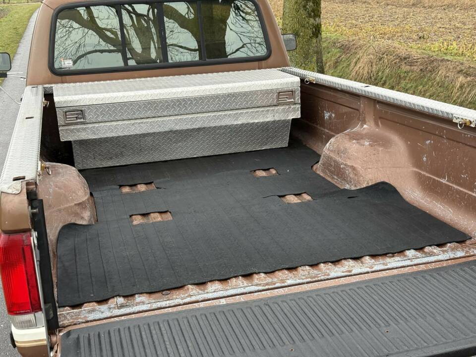 Immagine 10/22 di Ford F-250 (1988)