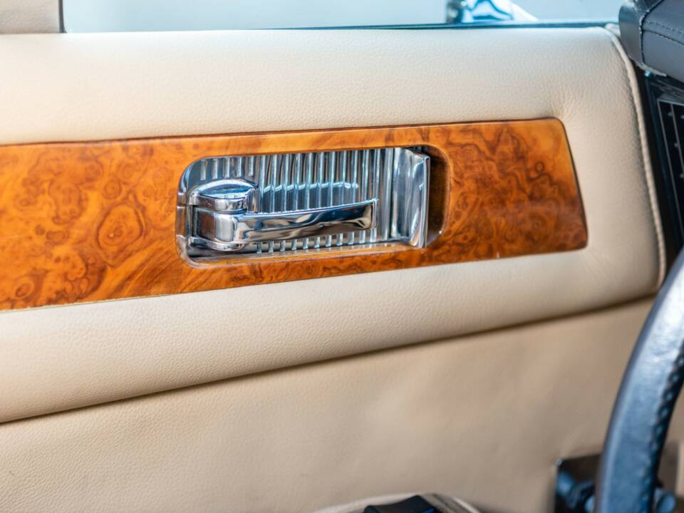 Bild 34/50 von Aston Martin V8 Volante (1979)