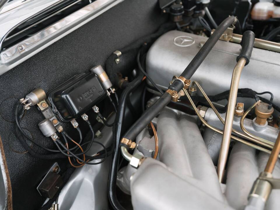 Bild 20/40 von Mercedes-Benz 300 SE (1965)