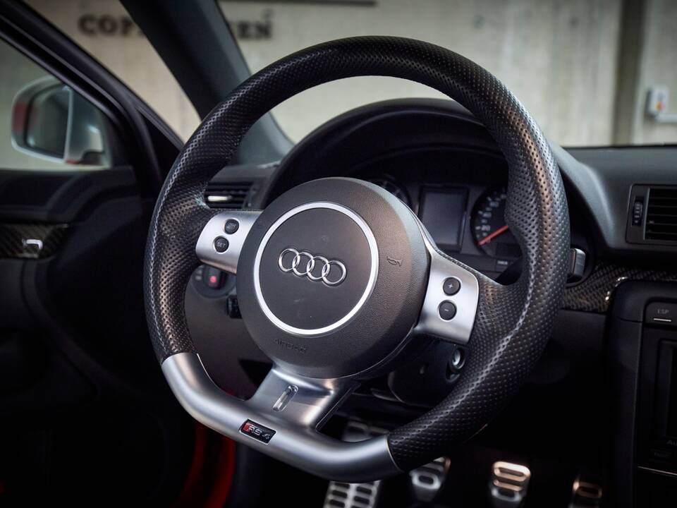 Image 80/95 of Audi RS4 Avant (2006)
