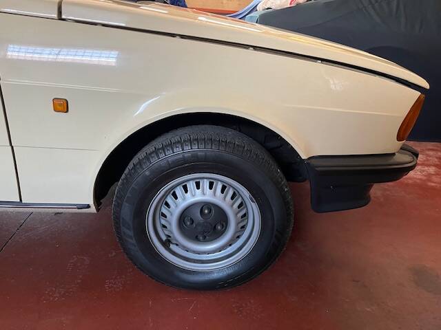 Immagine 6/14 di Alfa Romeo Giulietta 1.6 (1980)