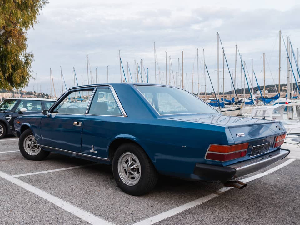 Image 19/37 of FIAT 130 Coupé (1974)