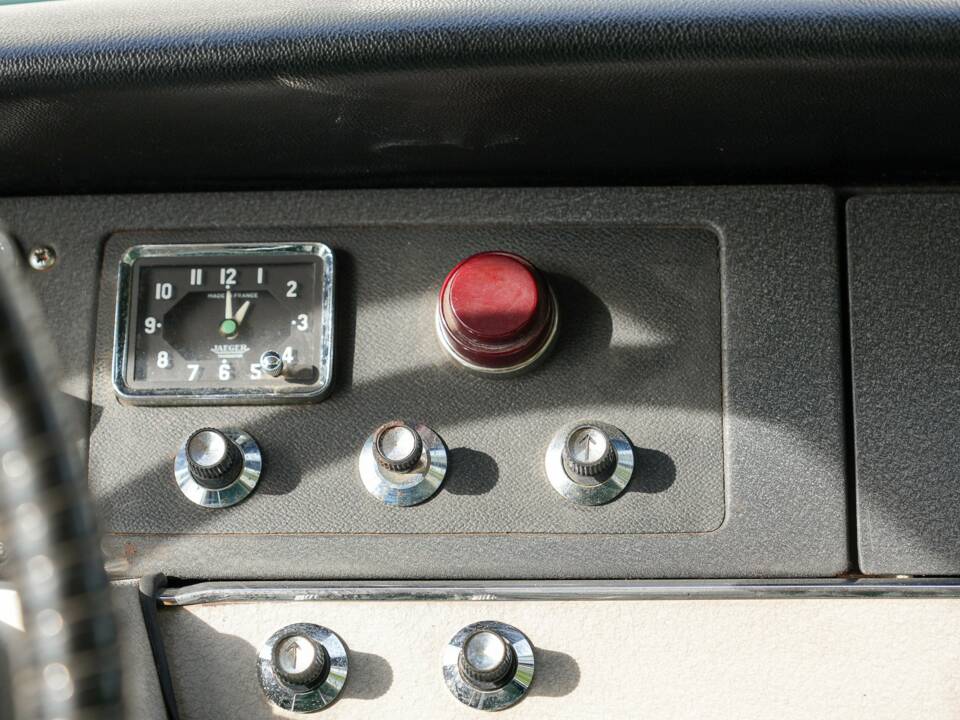 Image 20/43 of Citroën ID 19 Break (1967)