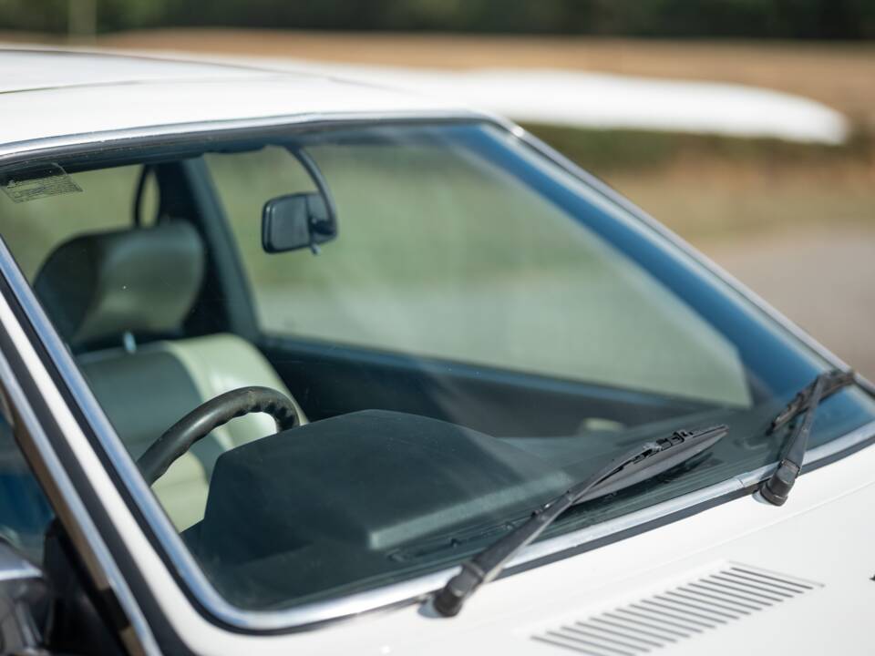 Bild 9/44 von BMW 628 CSi (1900)