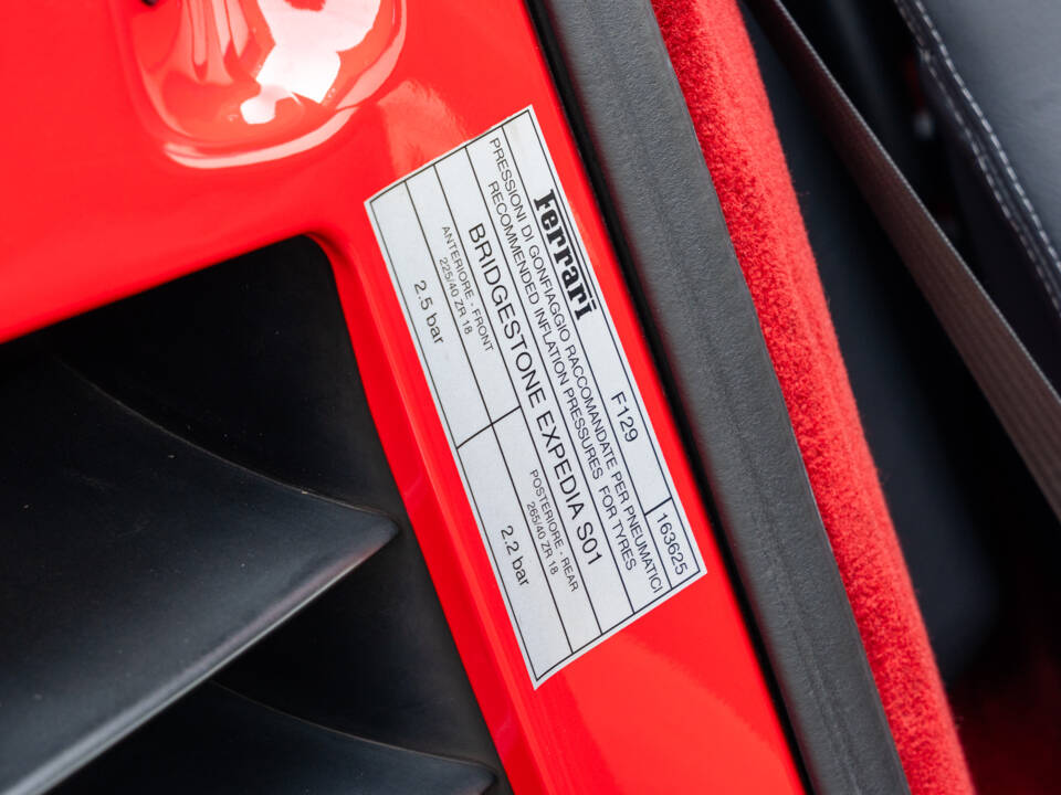 Imagen 83/89 de Ferrari F 355 Berlinetta (1996)