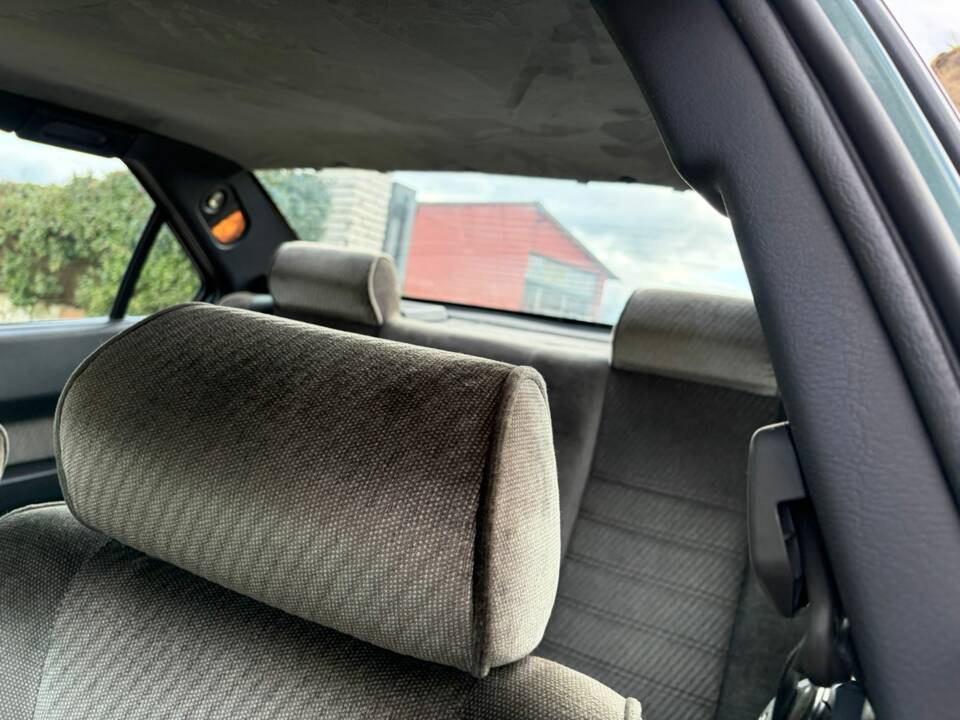 Image 18/30 of Alfa Romeo 164 2.0 (1992)