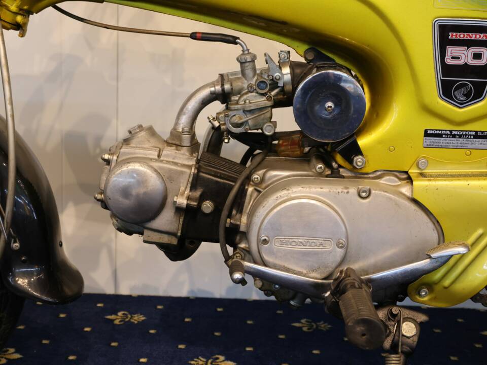 Image 21/25 of Honda ST 50 Dax (1900)
