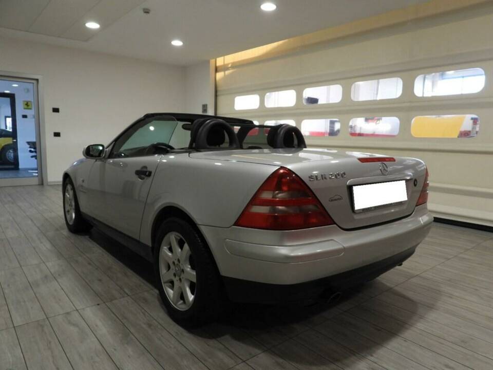 Image 3/15 de Mercedes-Benz SLK 200 Kompressor (2000)