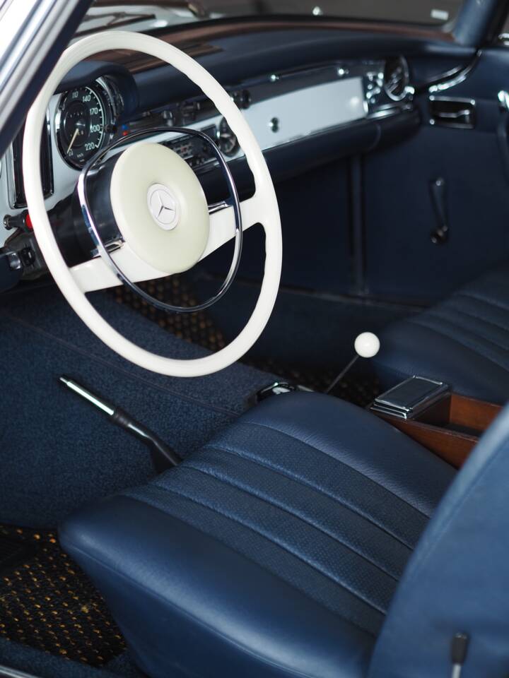 Afbeelding 44/57 van Mercedes-Benz 280 SL (1969)