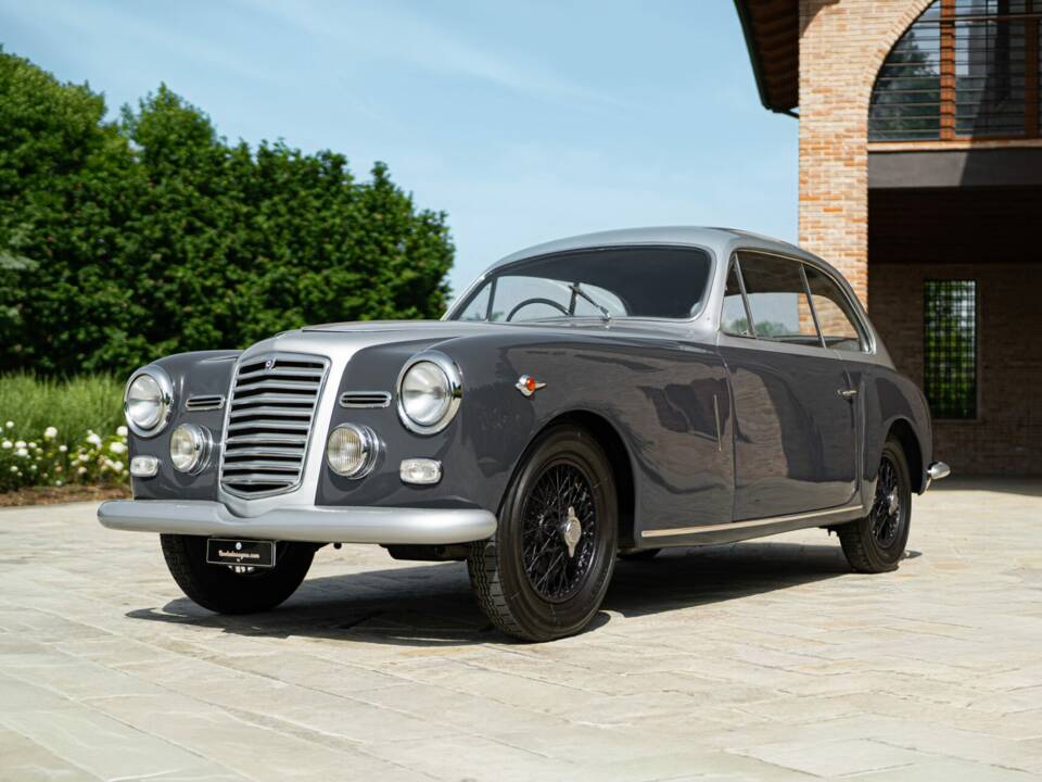 Image 2/50 de Lancia Augusta Ghia (1935)