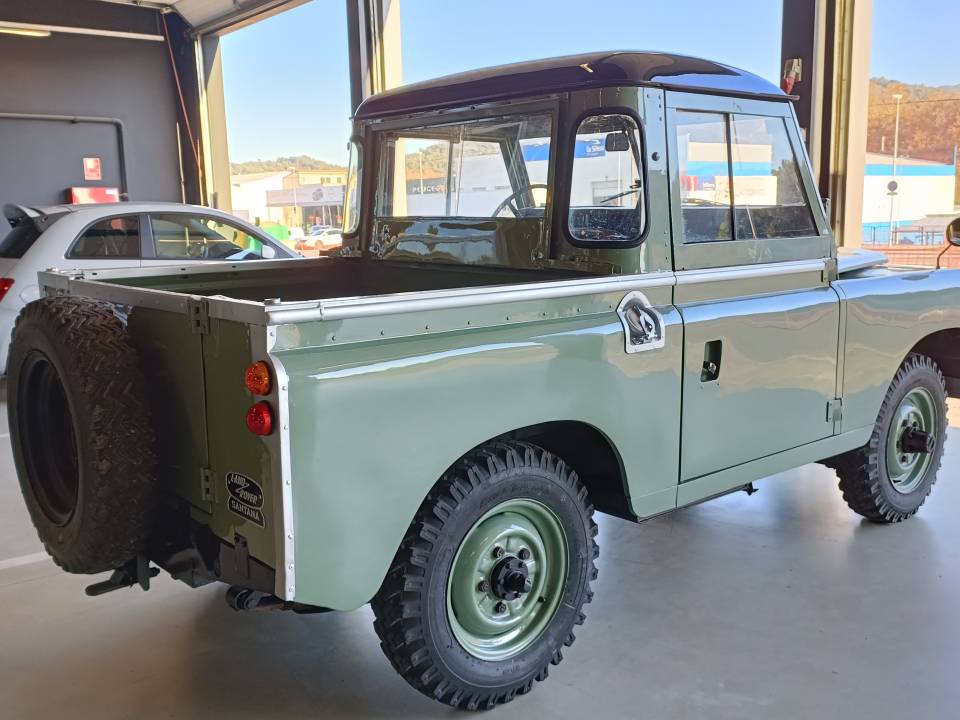 Image 3/9 of Land Rover 88 (1979)
