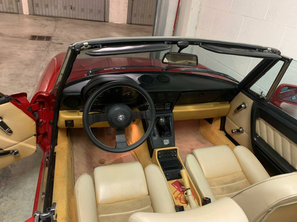 Image 3/21 of Alfa Romeo 1.6 Spider (1991)