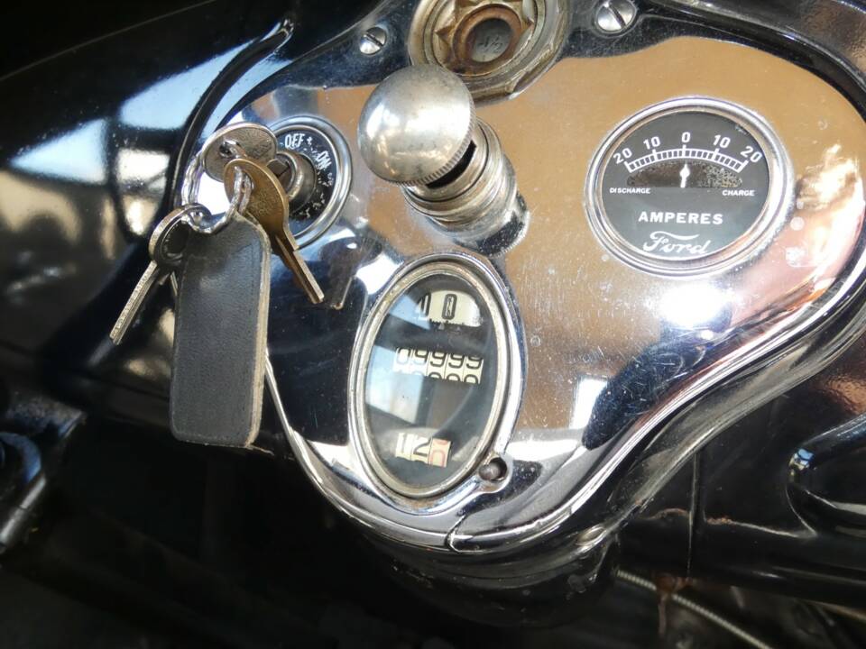 Immagine 30/43 di Ford Model A Tudor Sedan (1931)