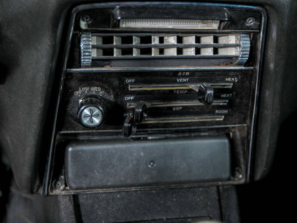 Image 19/50 of Datsun 240 Z (1974)