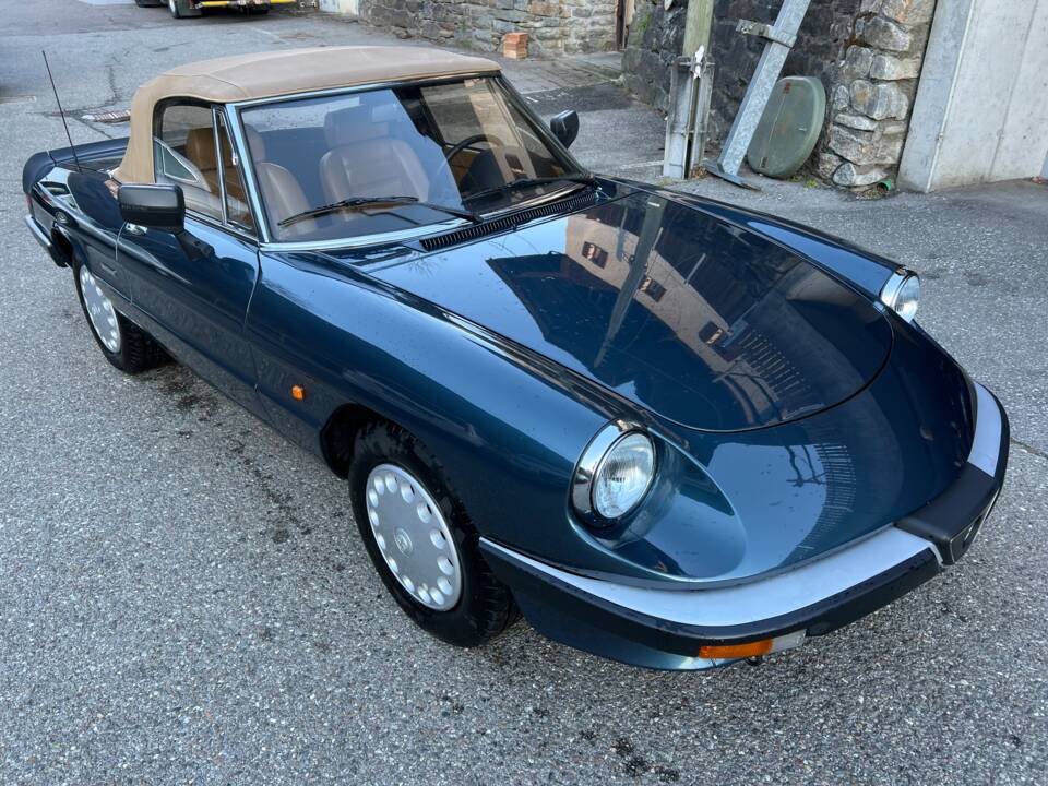 Bild 1/7 von Alfa Romeo 2.0 Spider (1989)