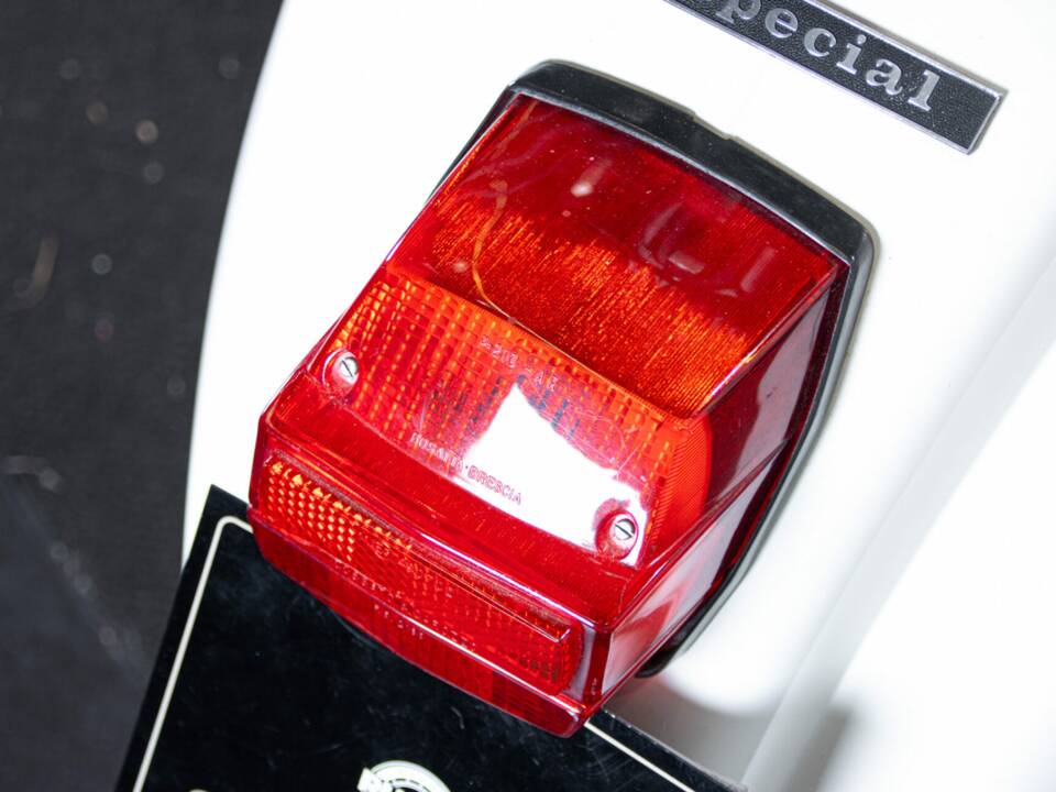 Imagen 41/50 de Piaggio Vespa 50 N Special (1979)