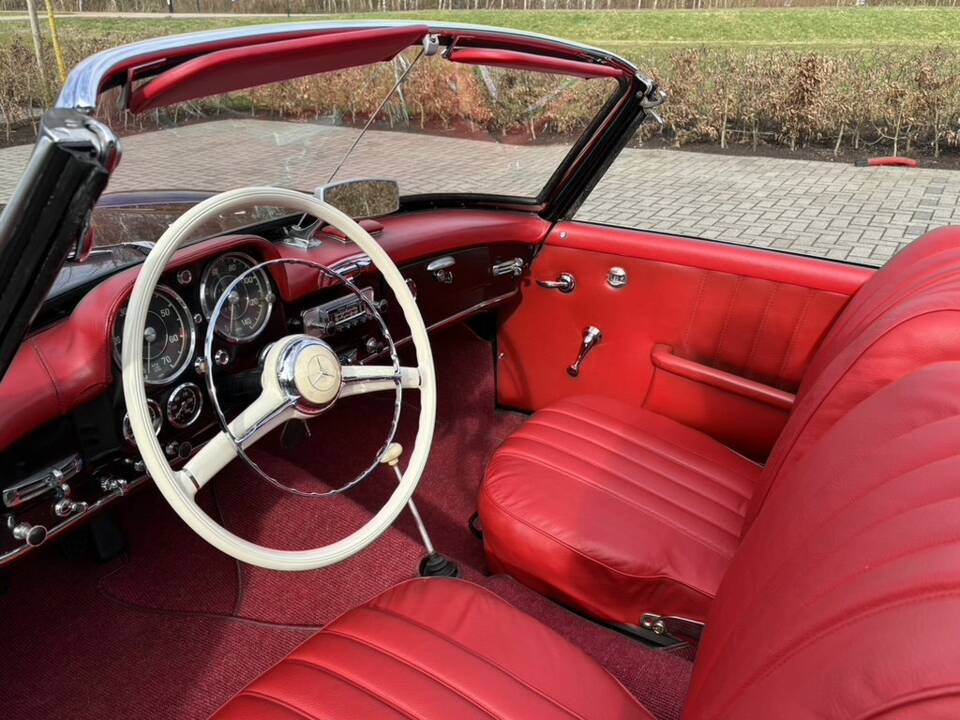 Image 2/8 of Mercedes-Benz 190 SL (1957)