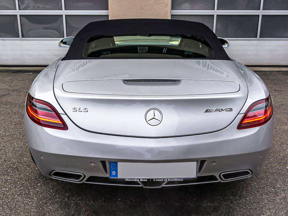 Image 9/9 of Mercedes-Benz SLS AMG Roadster (2012)