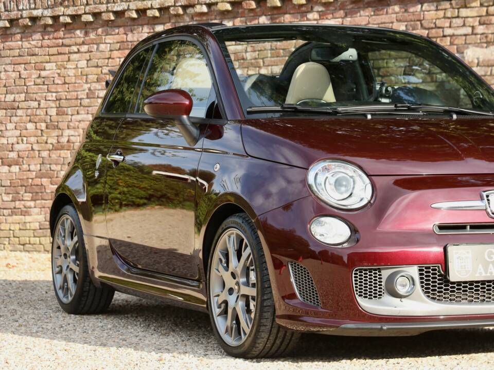 Immagine 47/50 di Abarth 695 &quot;Edizione Maserati&quot; (2013)