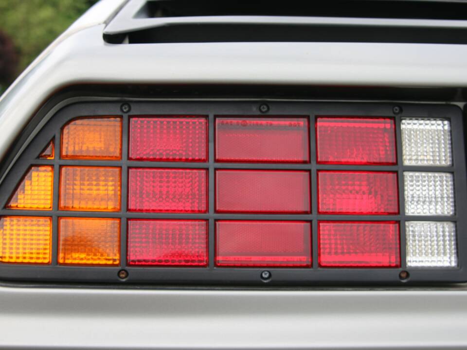 Image 50/92 of DeLorean DMC-12 (1982)
