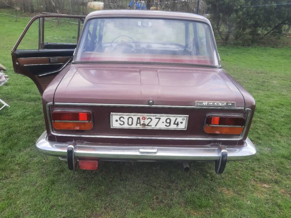 Image 9/17 of Lada 1500 (1974)