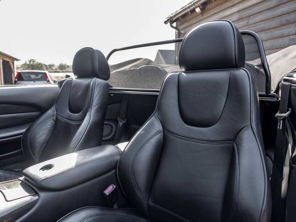 Bild 13/83 von Aston Martin DB 7 Vantage Volante (2001)