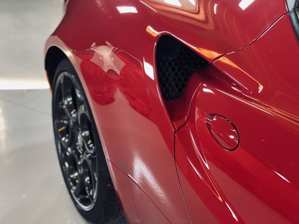 Image 13/50 of Alfa Romeo 4C (2015)