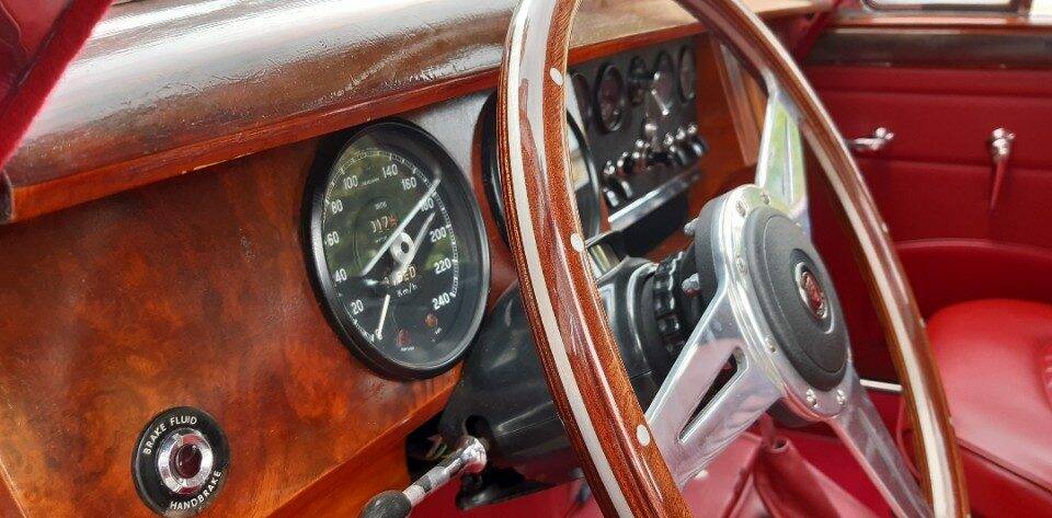 Image 36/49 of Jaguar Mk II 3.8 (1963)