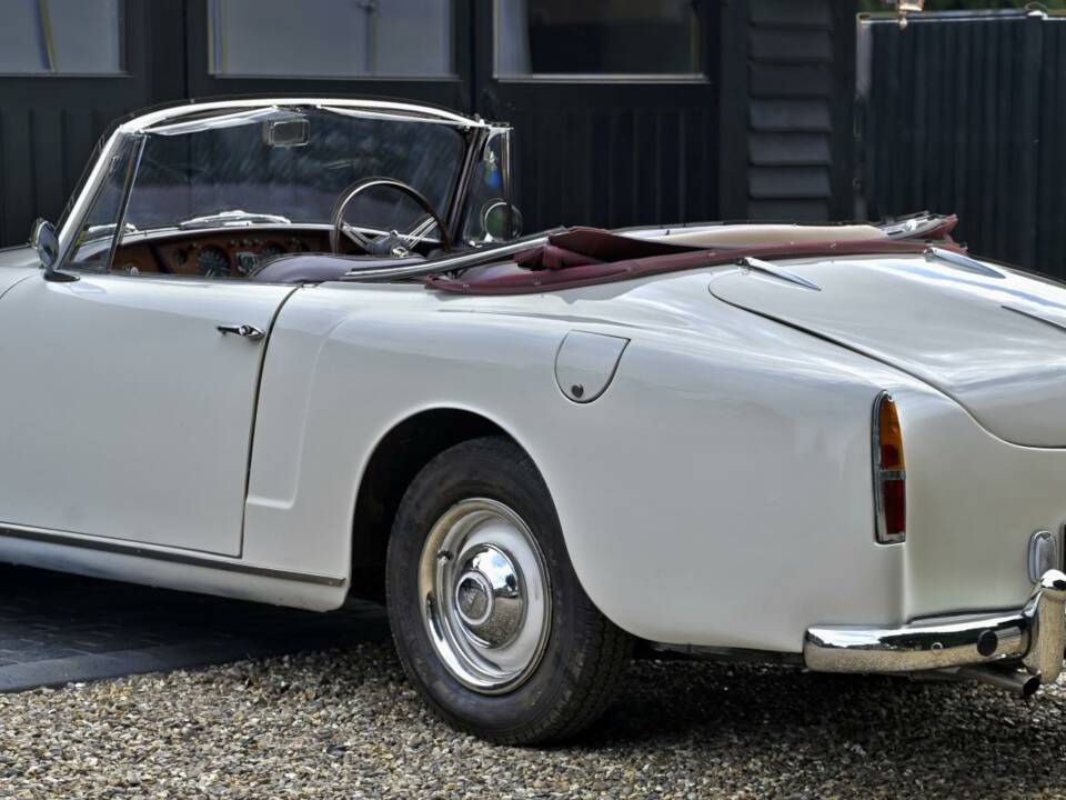 Image 26/50 of Alvis TD 21 (1962)