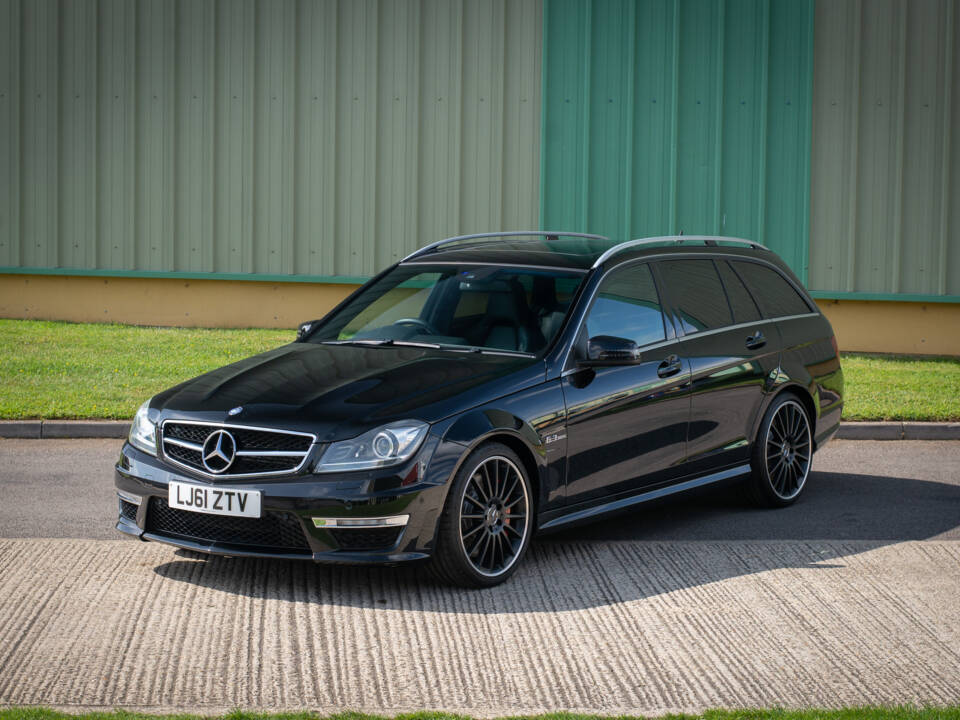 Bild 2/25 von Mercedes-Benz C 63 AMG T (2012)