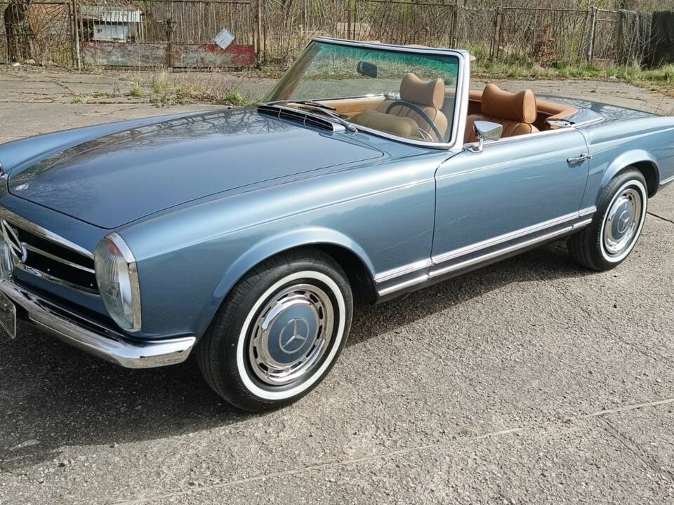 Image 2/9 of Mercedes-Benz 280 SL (1971)