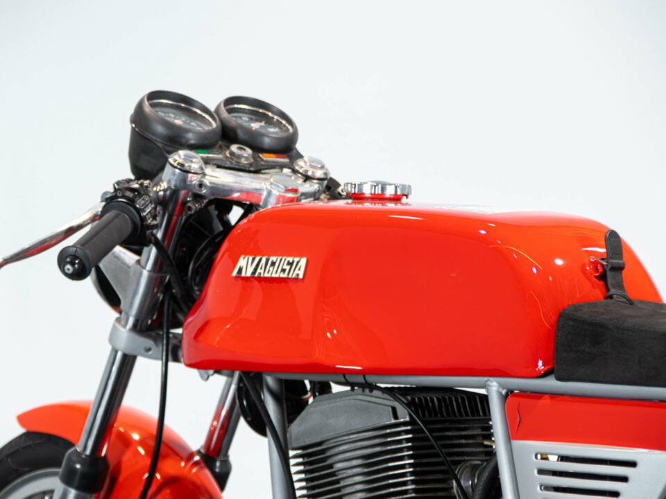 Image 28/50 of MV Agusta DUMMY (1980)