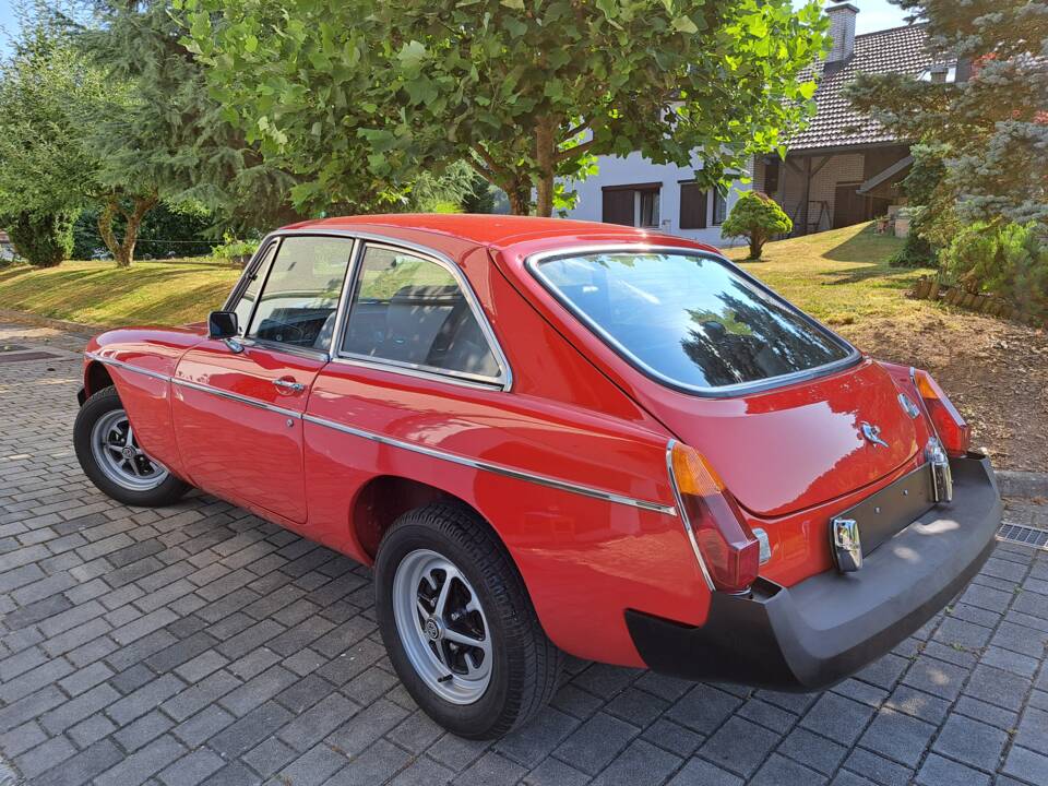 Passenger-side view 3/4 rear